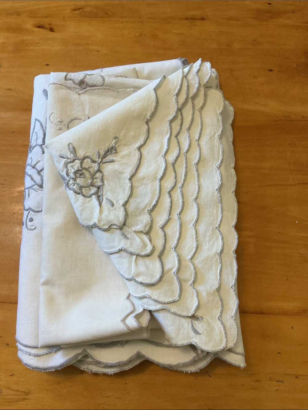Vintage Table Setting w/ Tablecloth, Runner, Napkins